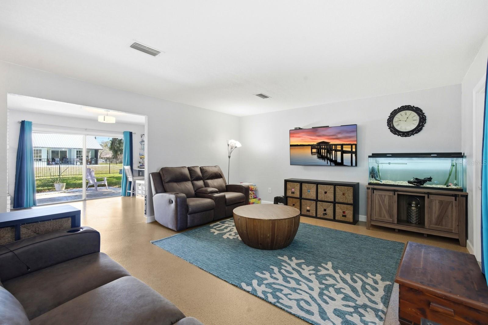2329 Lime Tree Property Photo 4