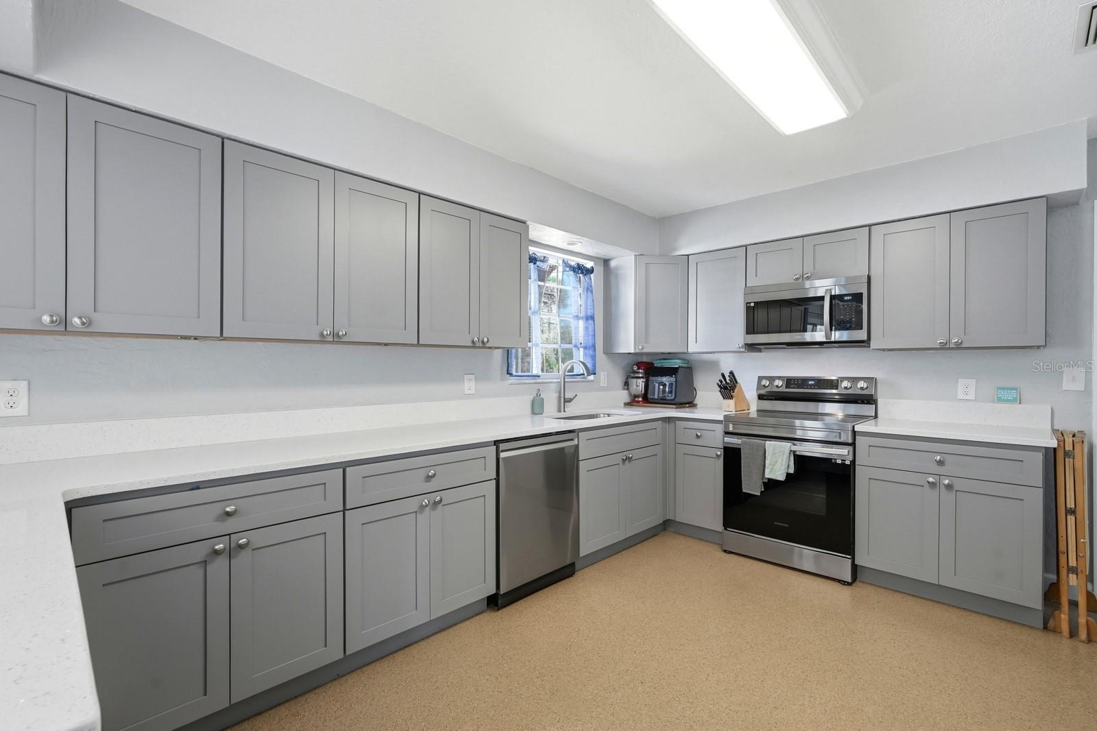 2329 Lime Tree Property Photo 8