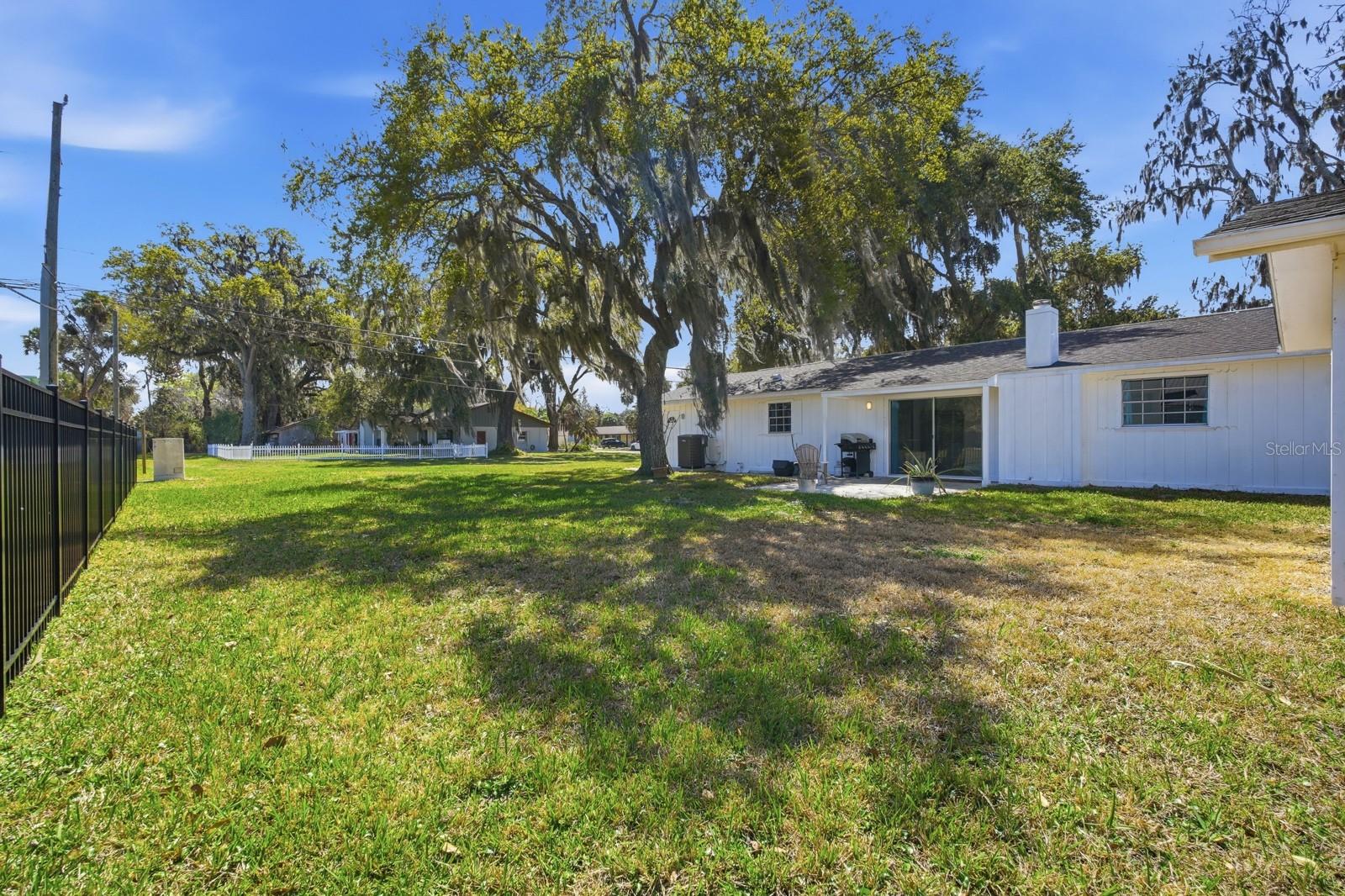 2329 Lime Tree Property Photo 18