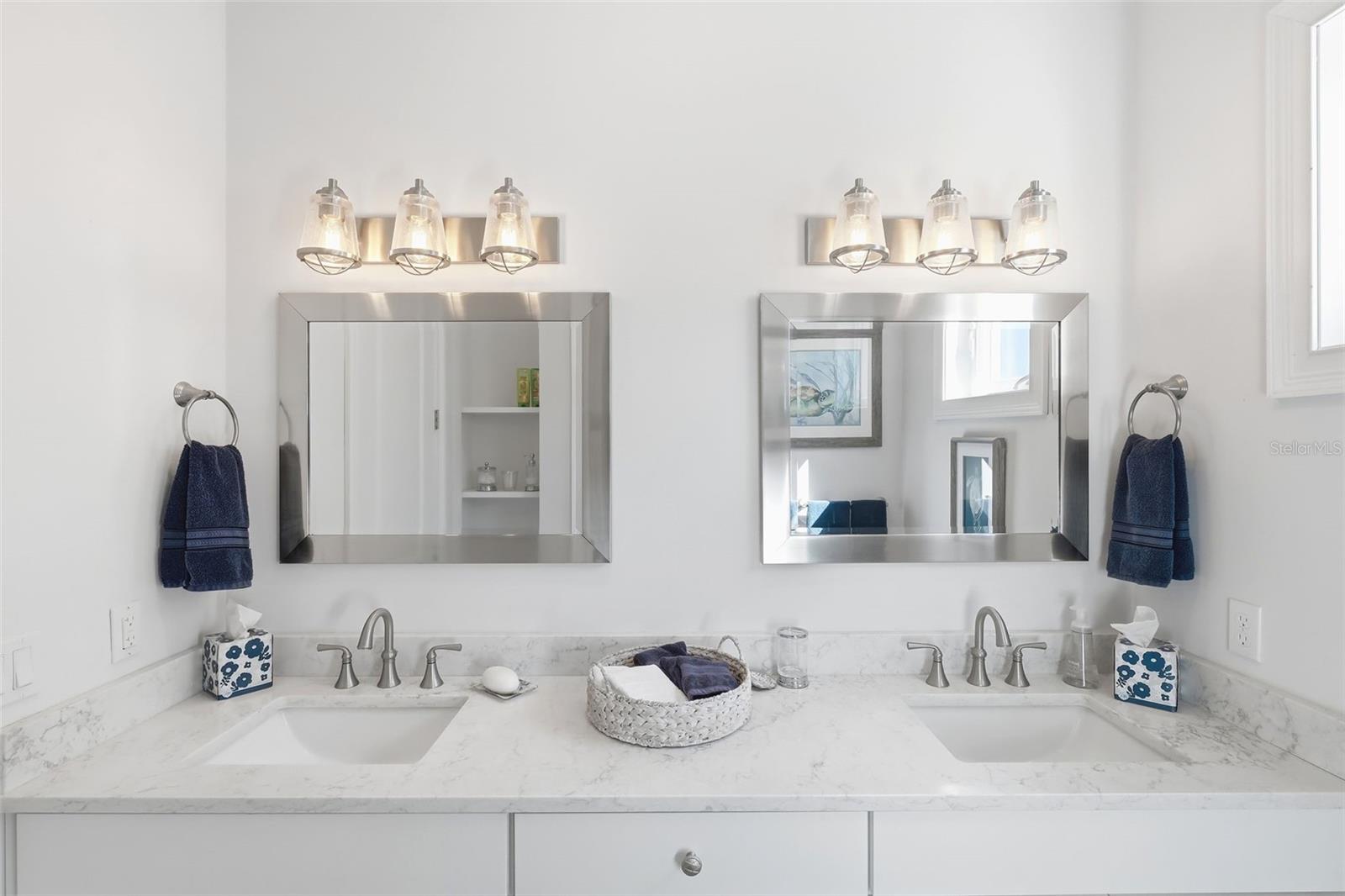 2142 Villa Way Property Photo 20