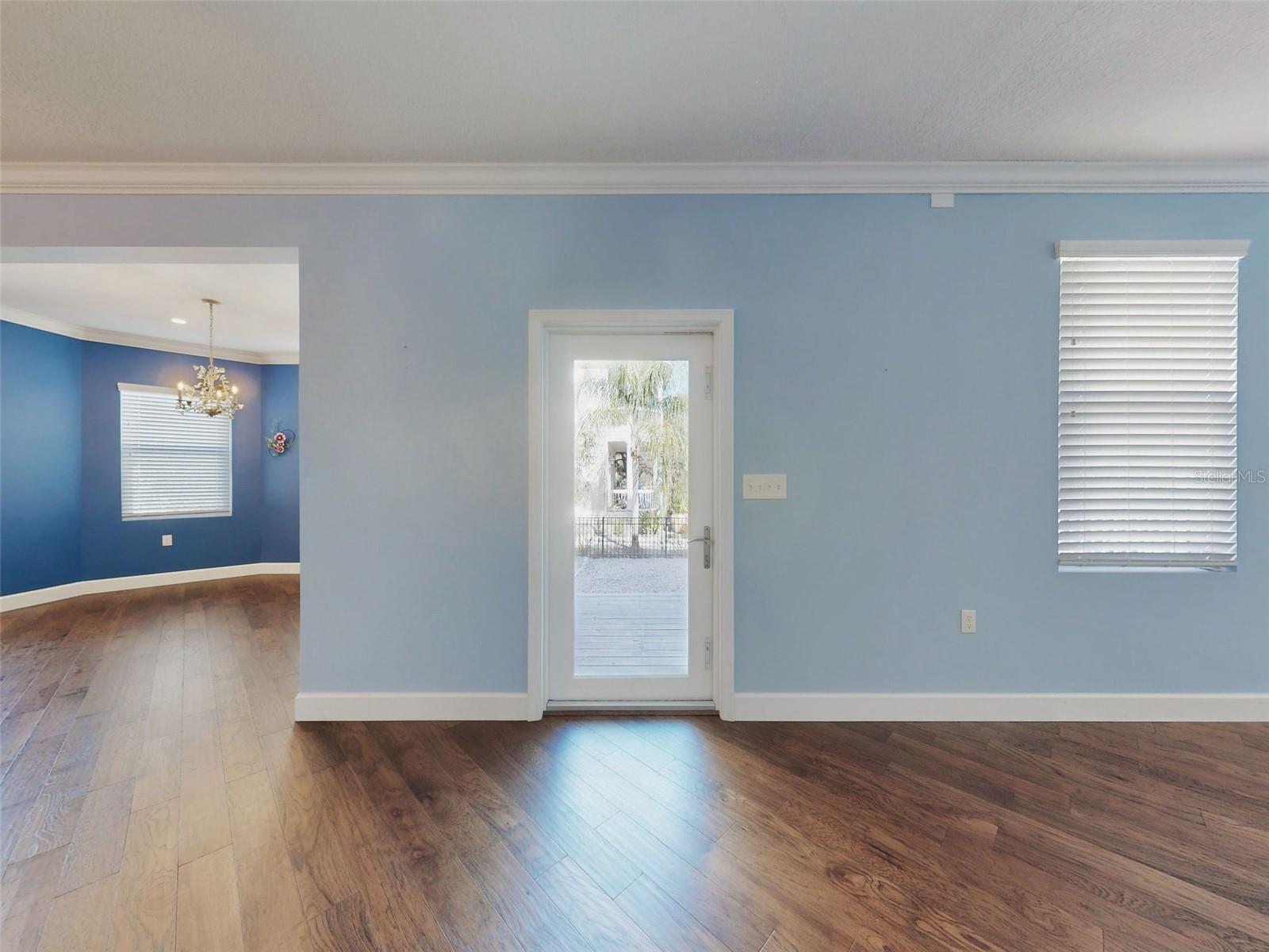76 Duero St Property Photo 7