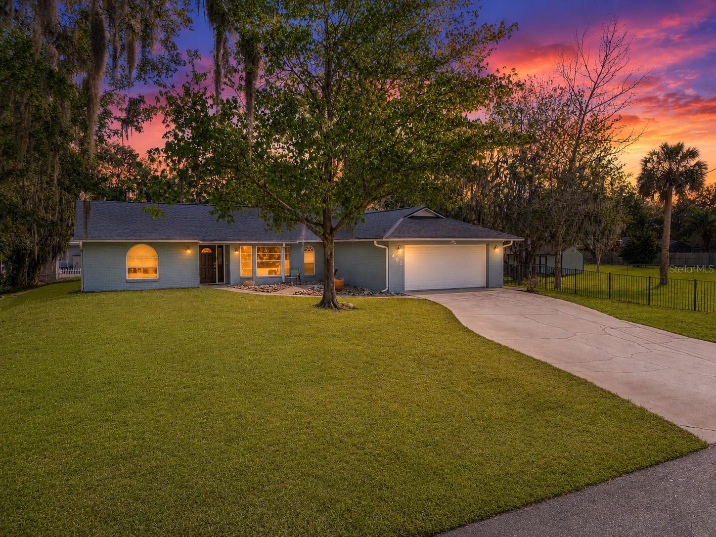 451 PALM DR