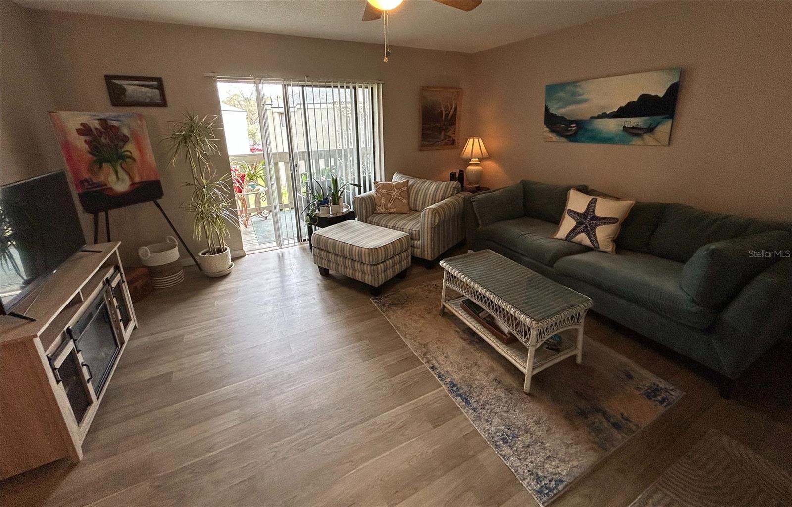 127 Springwood Cir #d Property Photo 3