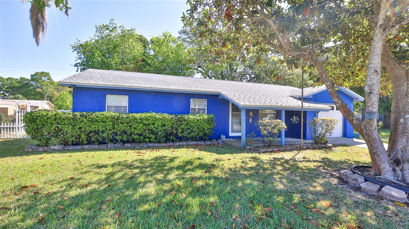 1915 Umbrella Tree Dr Property Photo 4