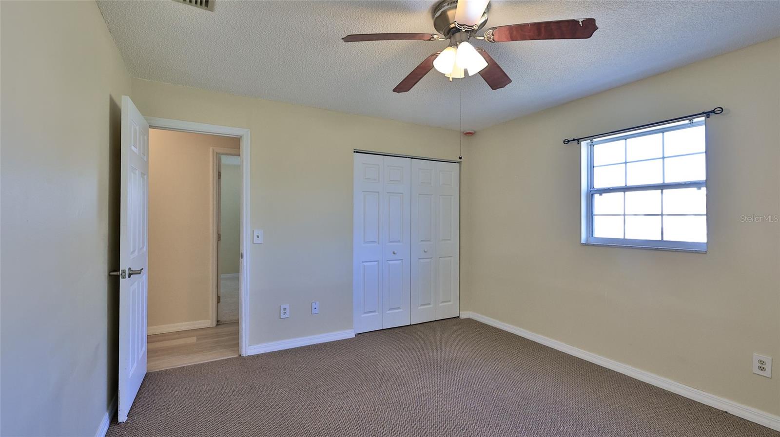 1915 Umbrella Tree Dr Property Photo 20