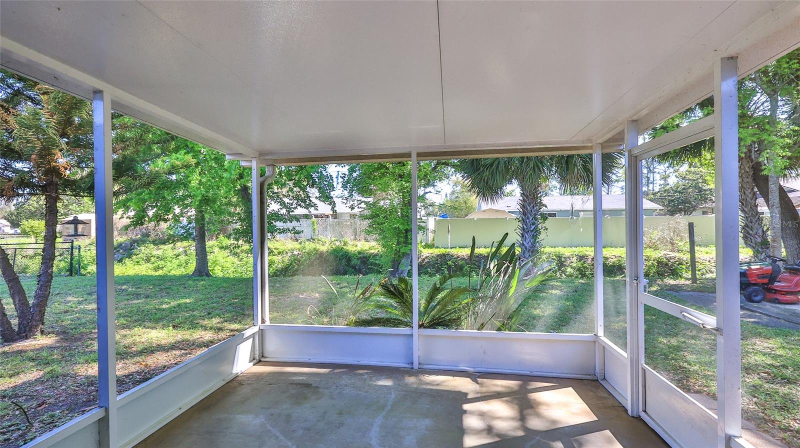 1915 Umbrella Tree Dr Property Photo 23