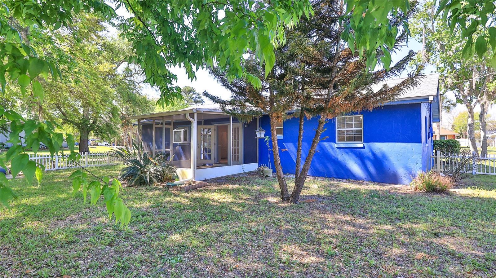 1915 Umbrella Tree Dr Property Photo 25