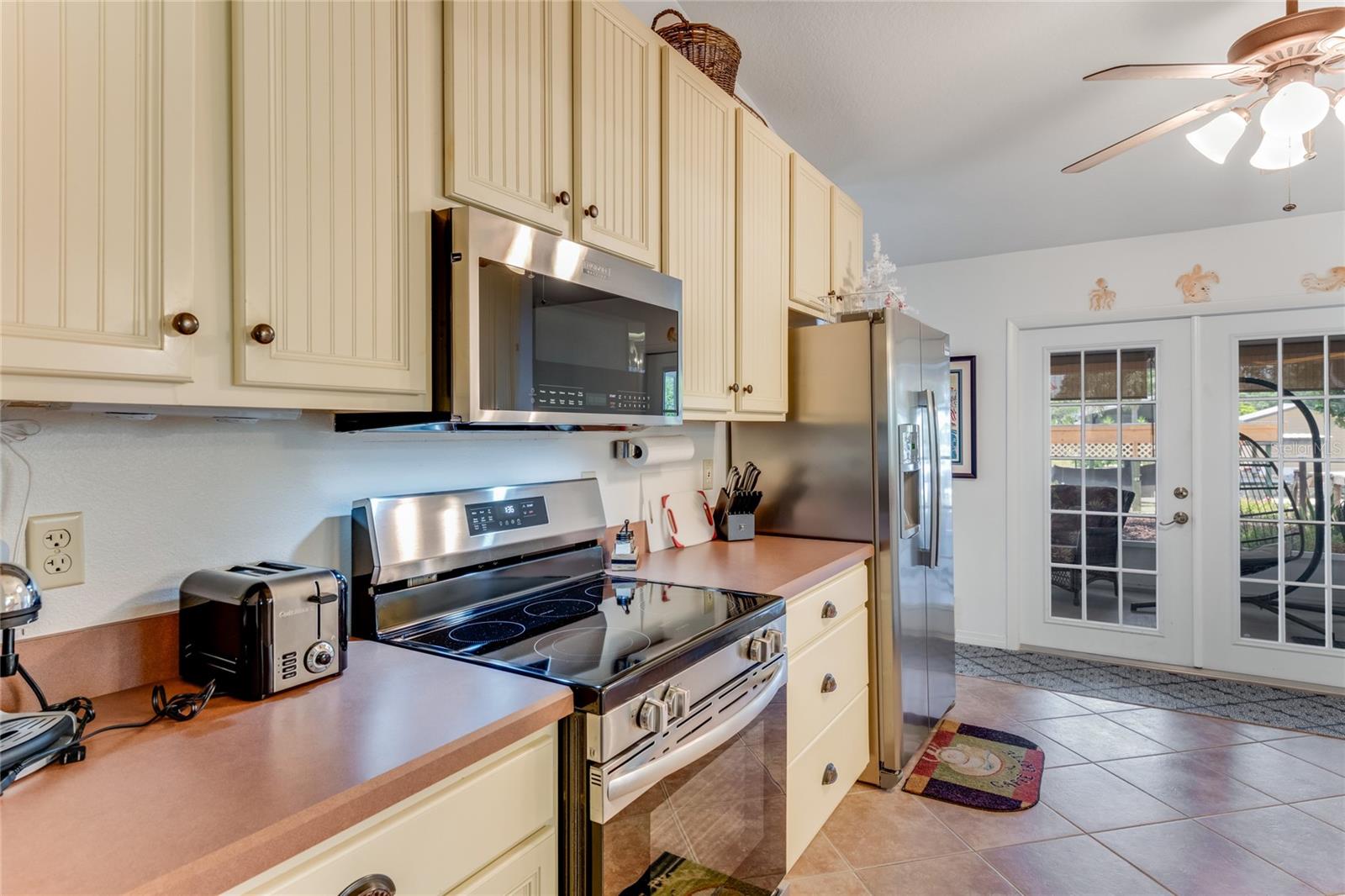 235 Randle Ave Property Photo 11