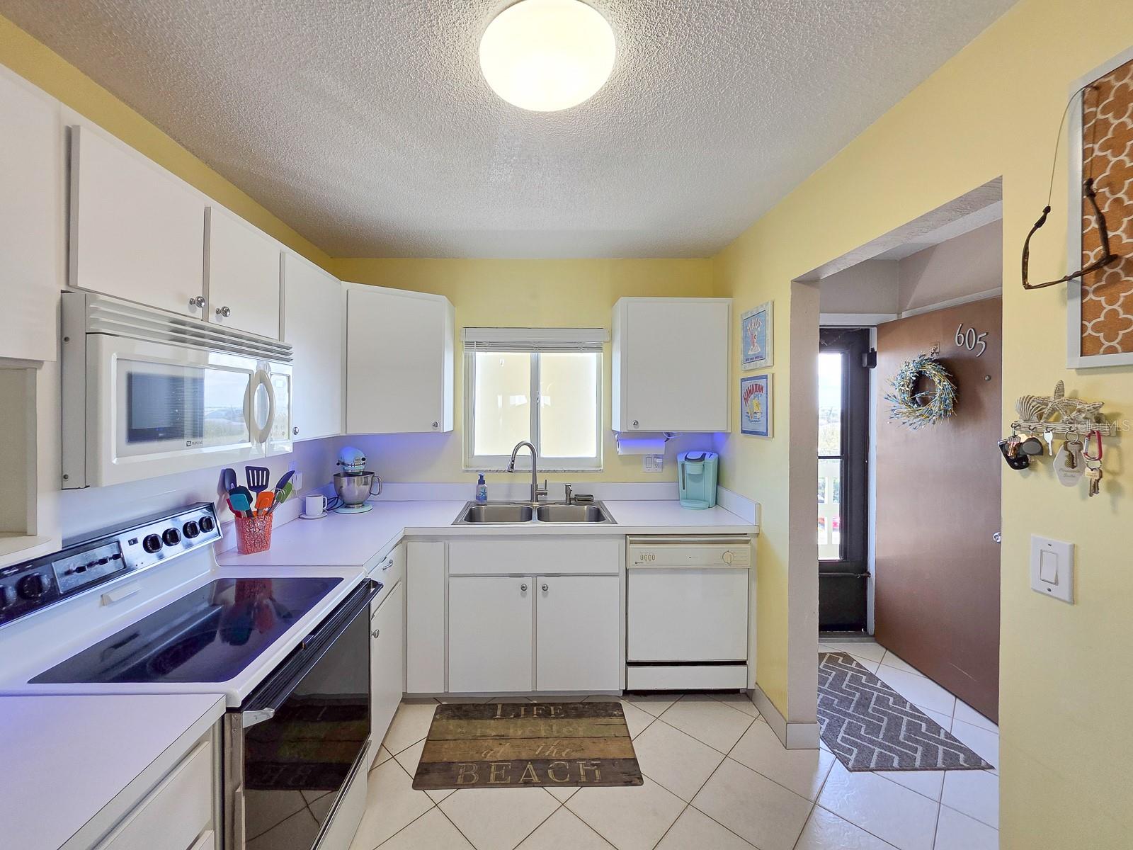 3606 S Peninsula Dr #605 Property Photo 6