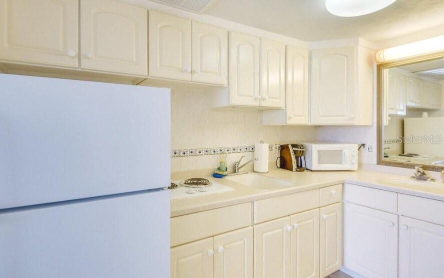 2700 N Atlantic Ave #421 Property Photo 8