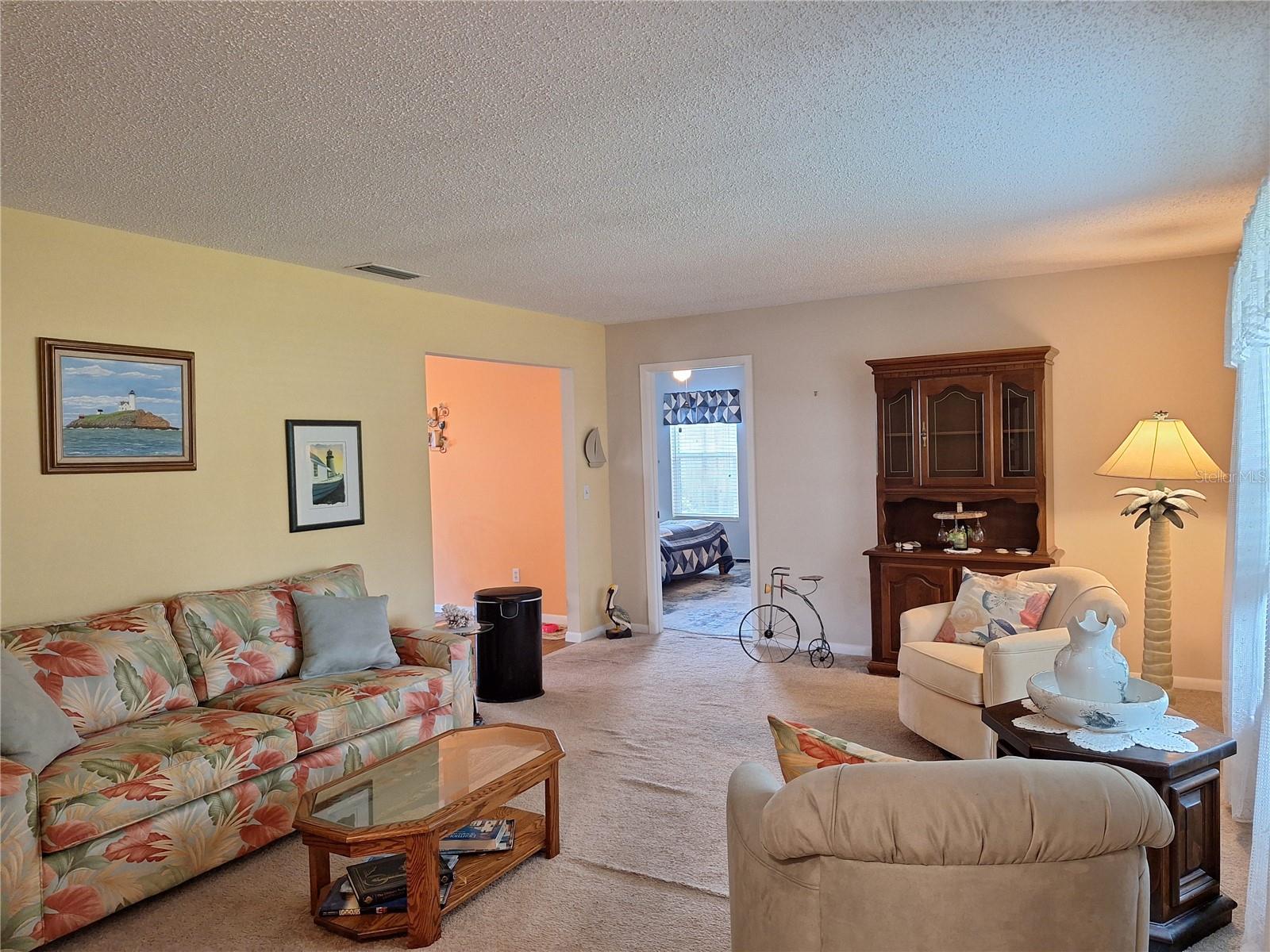 2707 Pine Tree Dr Property Photo 4
