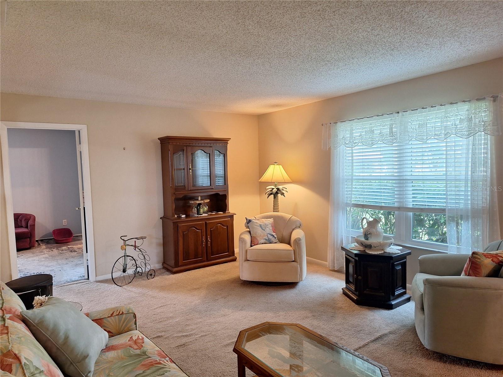 2707 Pine Tree Dr Property Photo 5