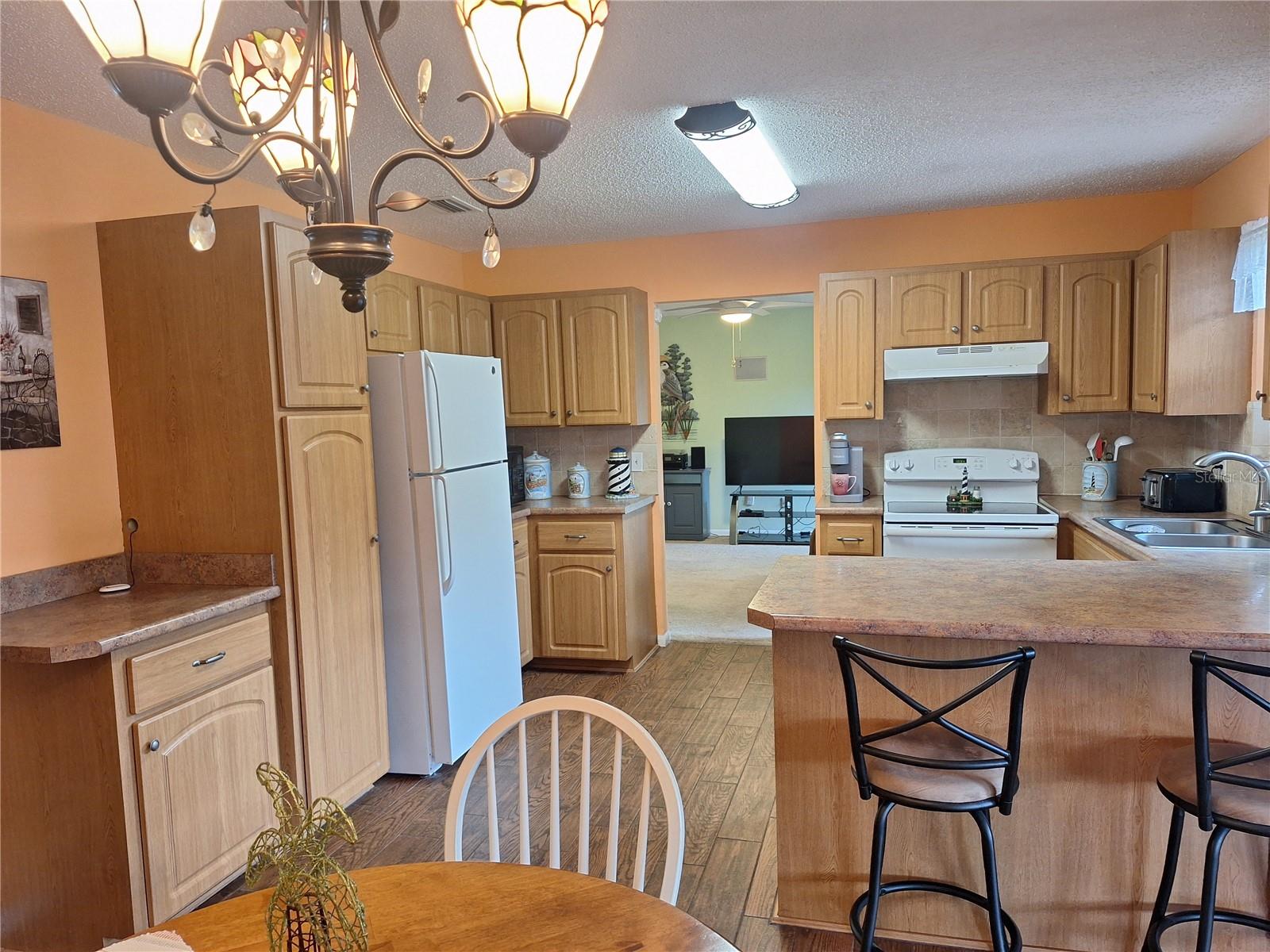 2707 Pine Tree Dr Property Photo 8