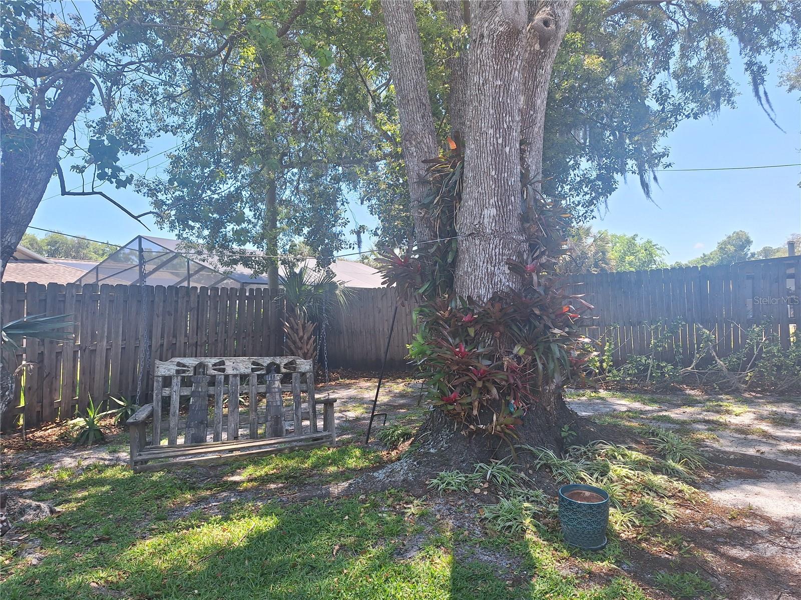 2707 Pine Tree Dr Property Photo 27