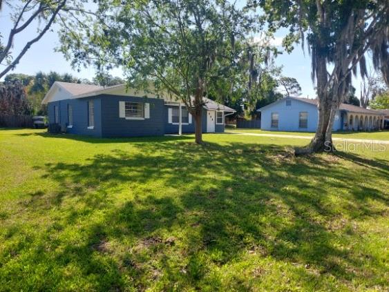 2315 Queen Palm Dr Property Photo 4
