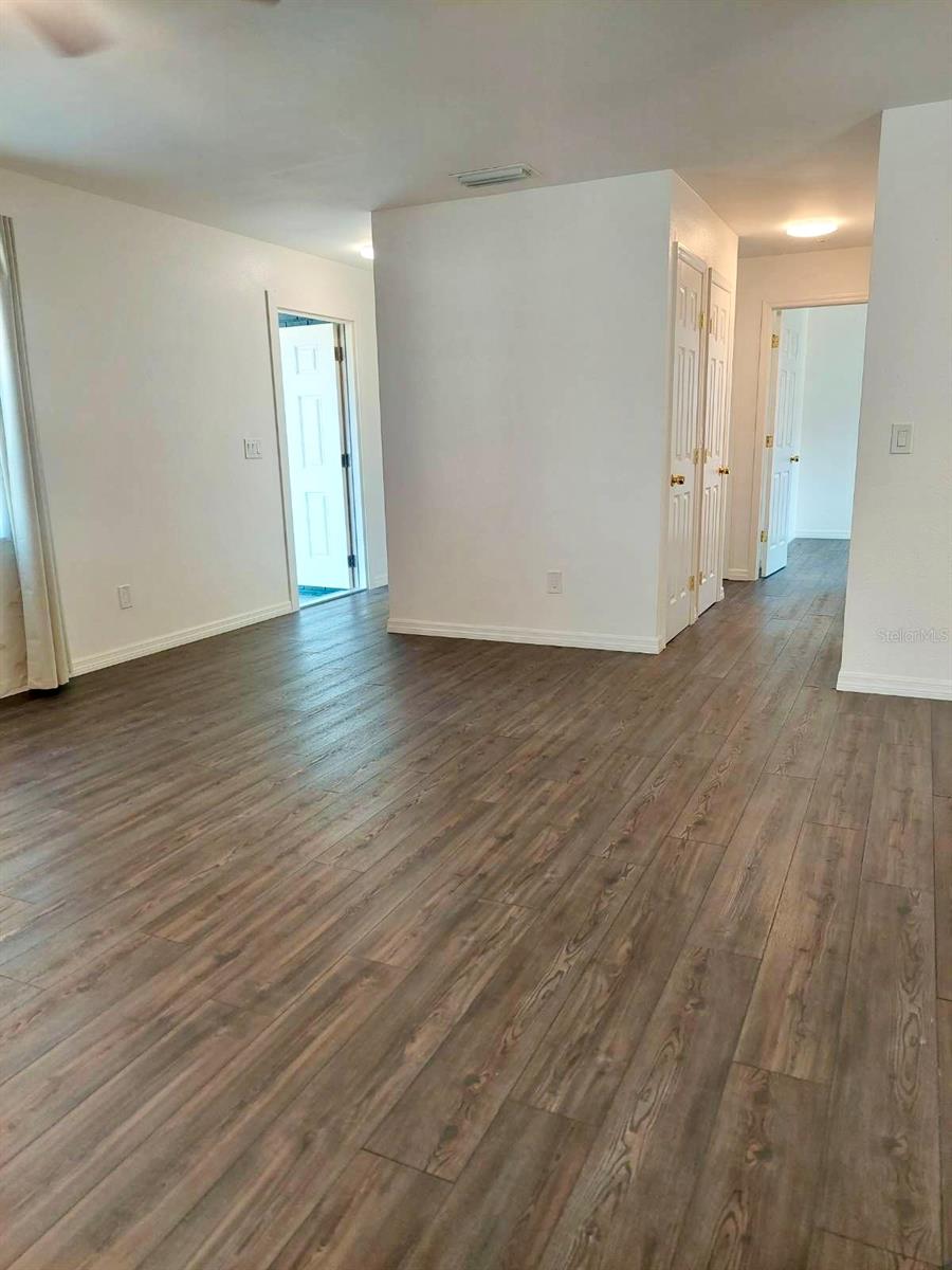 2315 Queen Palm Dr Property Photo 5