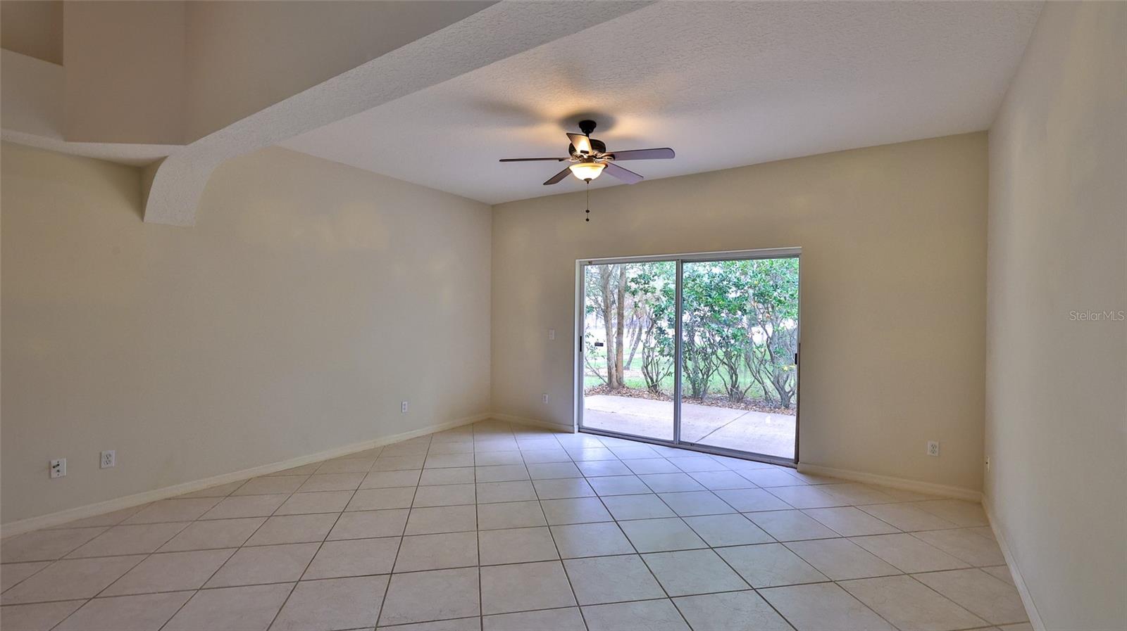 2271 Candlewood Ln Property Photo 8
