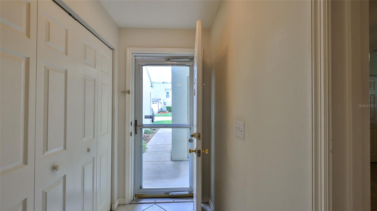 2271 Candlewood Ln Property Photo 12