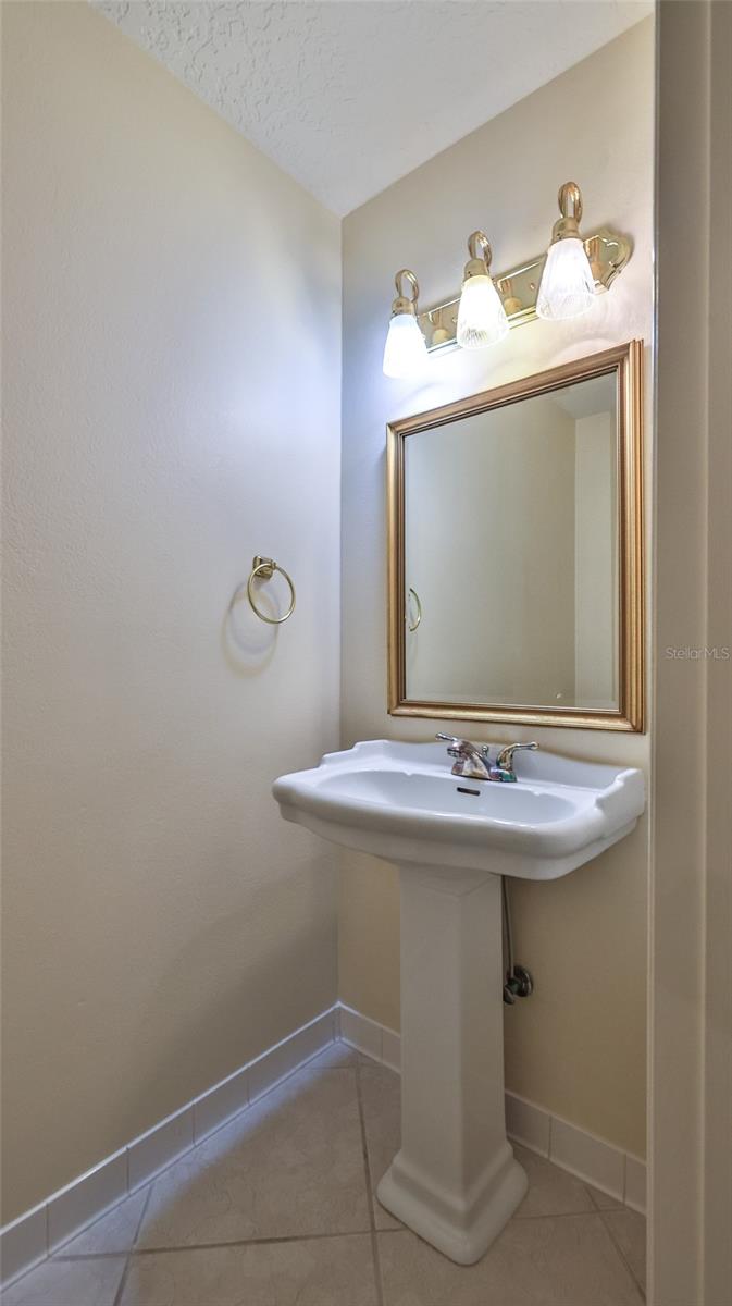 2271 Candlewood Ln Property Photo 13