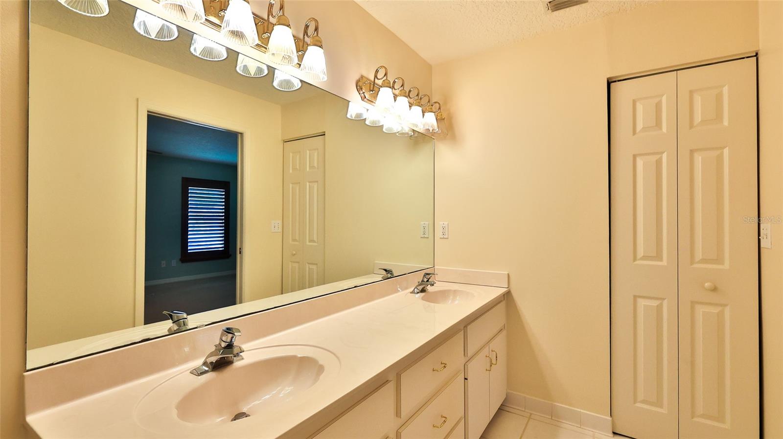 2271 Candlewood Ln Property Photo 30