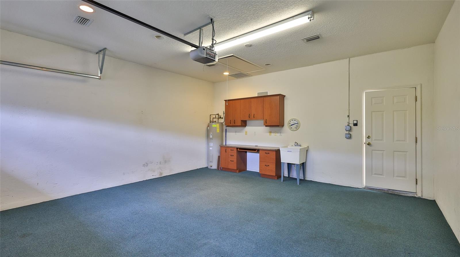 2271 Candlewood Ln Property Photo 32