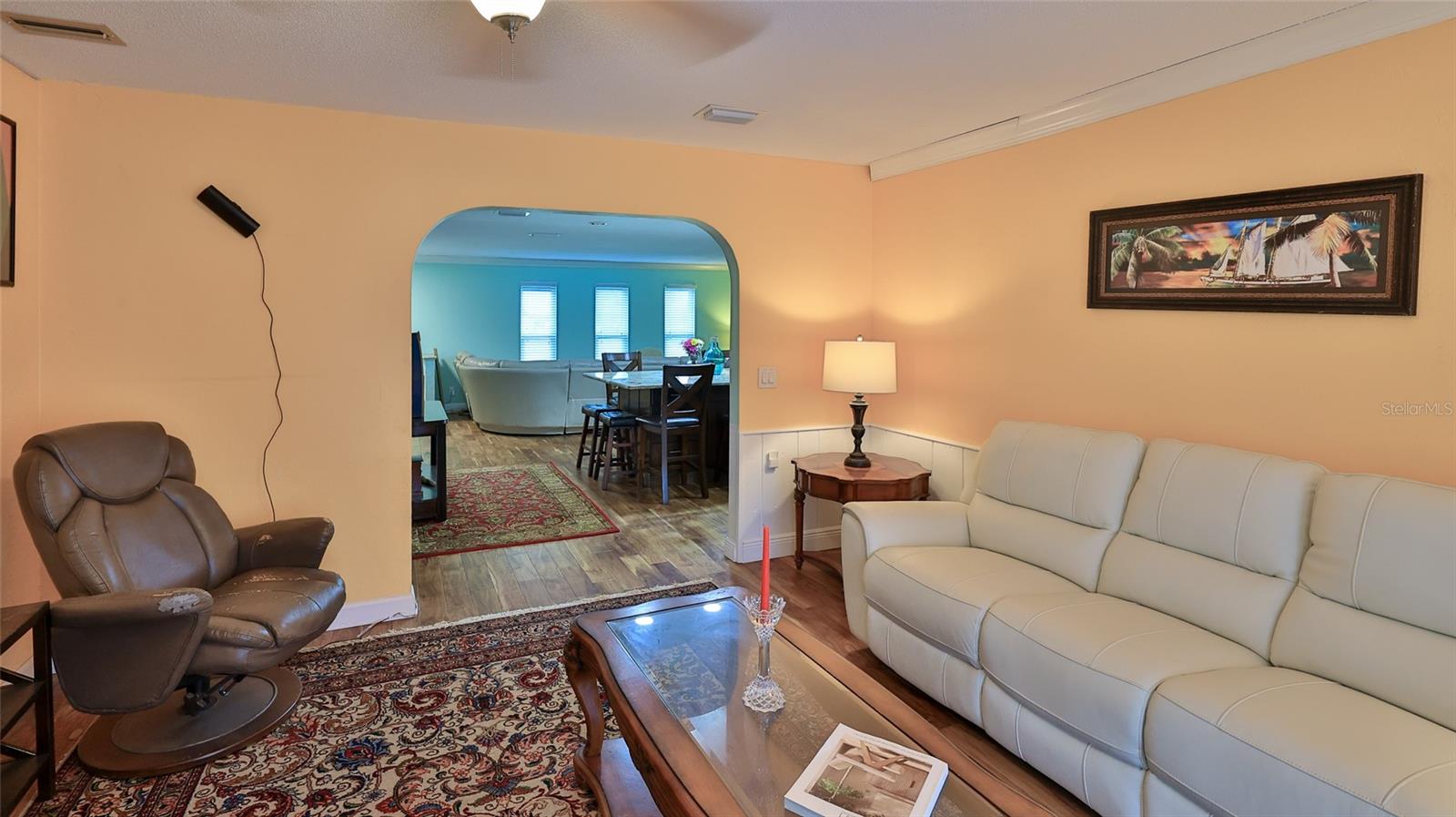 1602 S Riverside Dr Property Photo 11