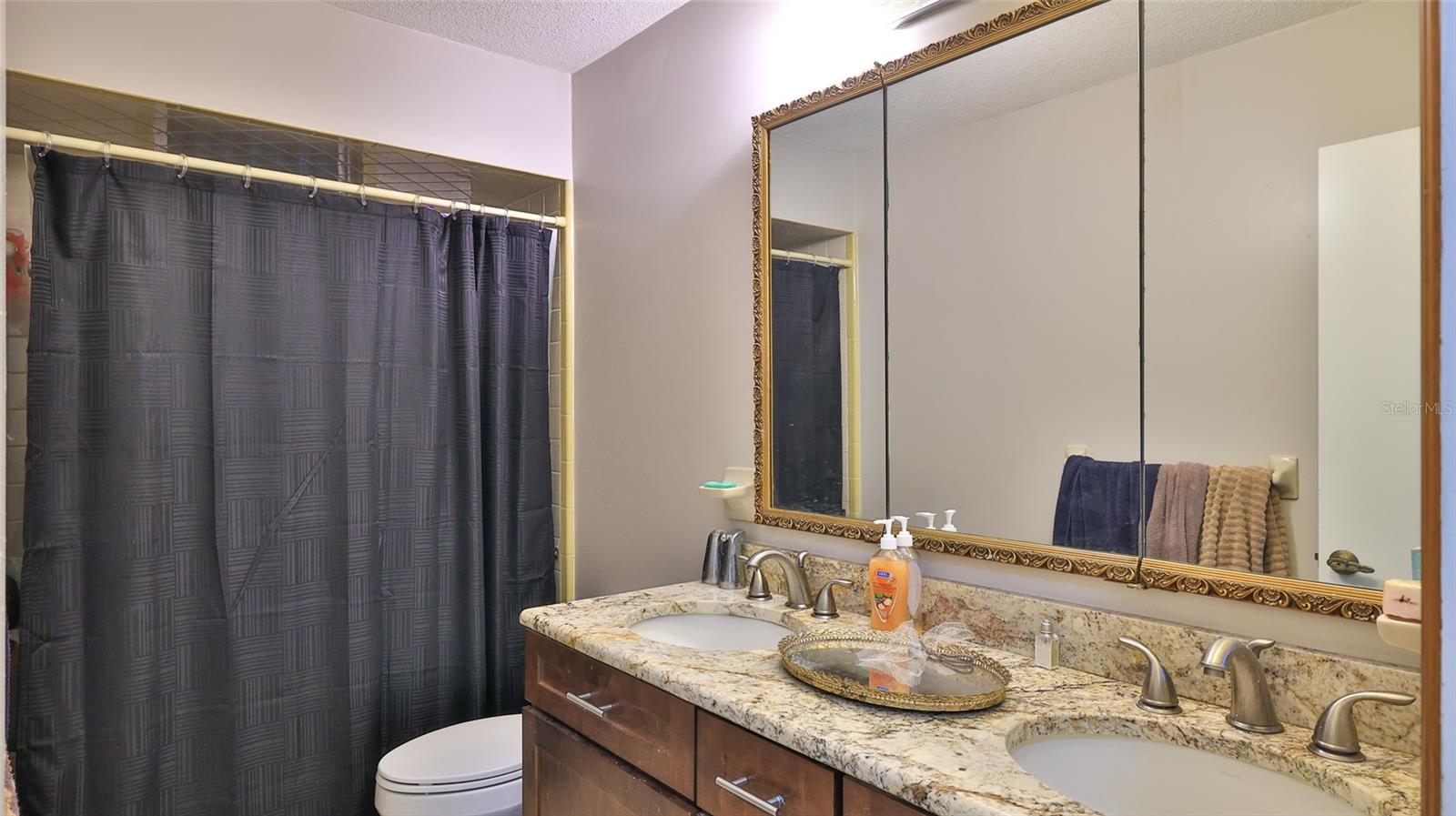 1602 S Riverside Dr Property Photo 18