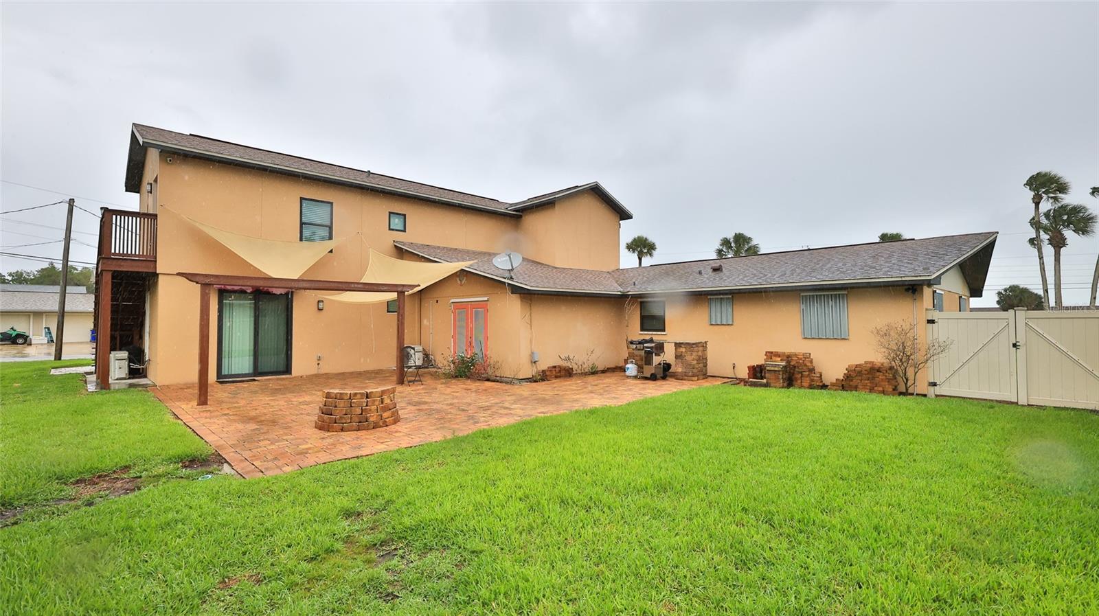 1602 S Riverside Dr Property Photo 23