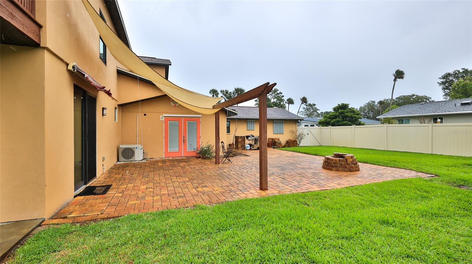 1602 S Riverside Dr Property Photo 25