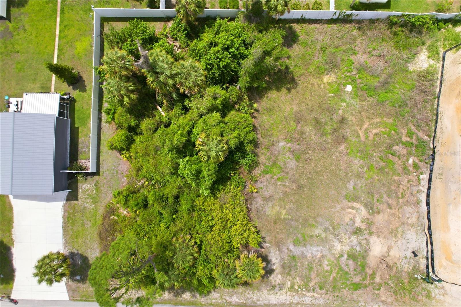 REMUS AVE Property Photo 1