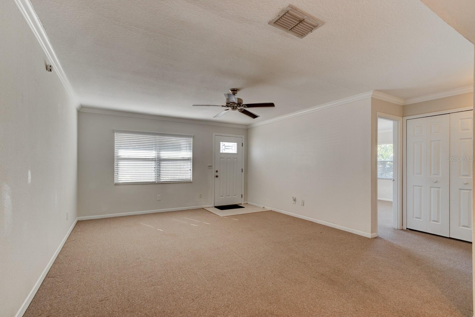 712-714 Oakwood Ave Property Photo 4