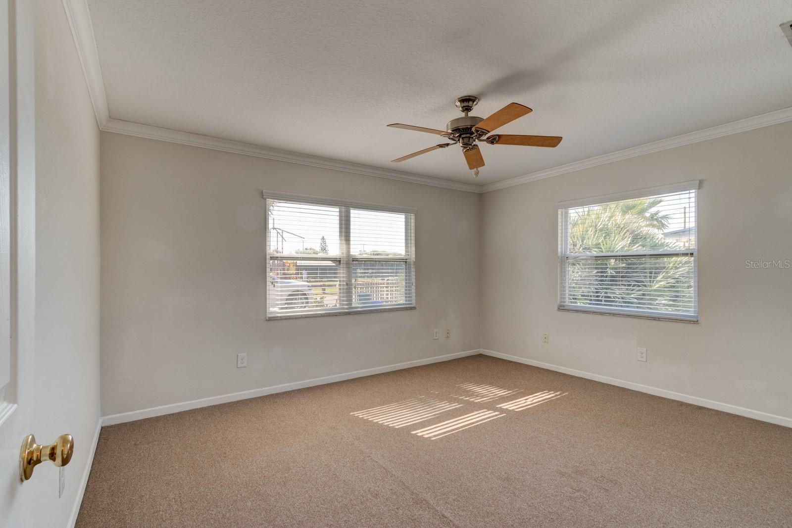 712-714 Oakwood Ave Property Photo 6