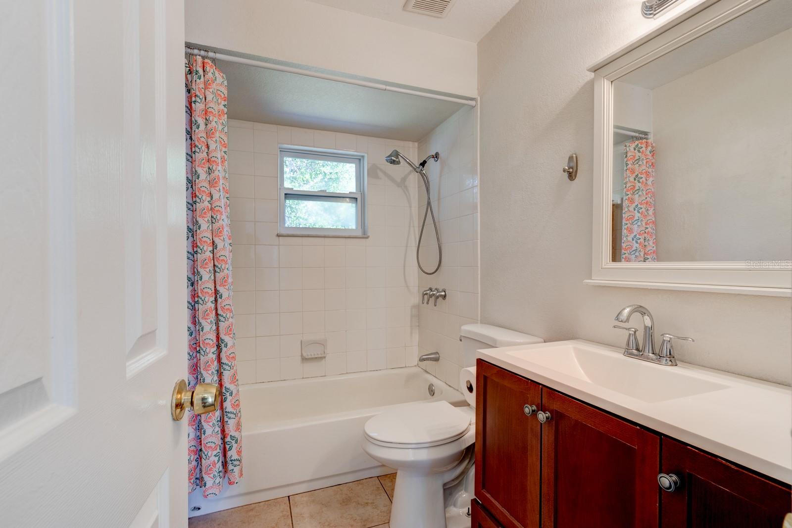 712-714 Oakwood Ave Property Photo 8