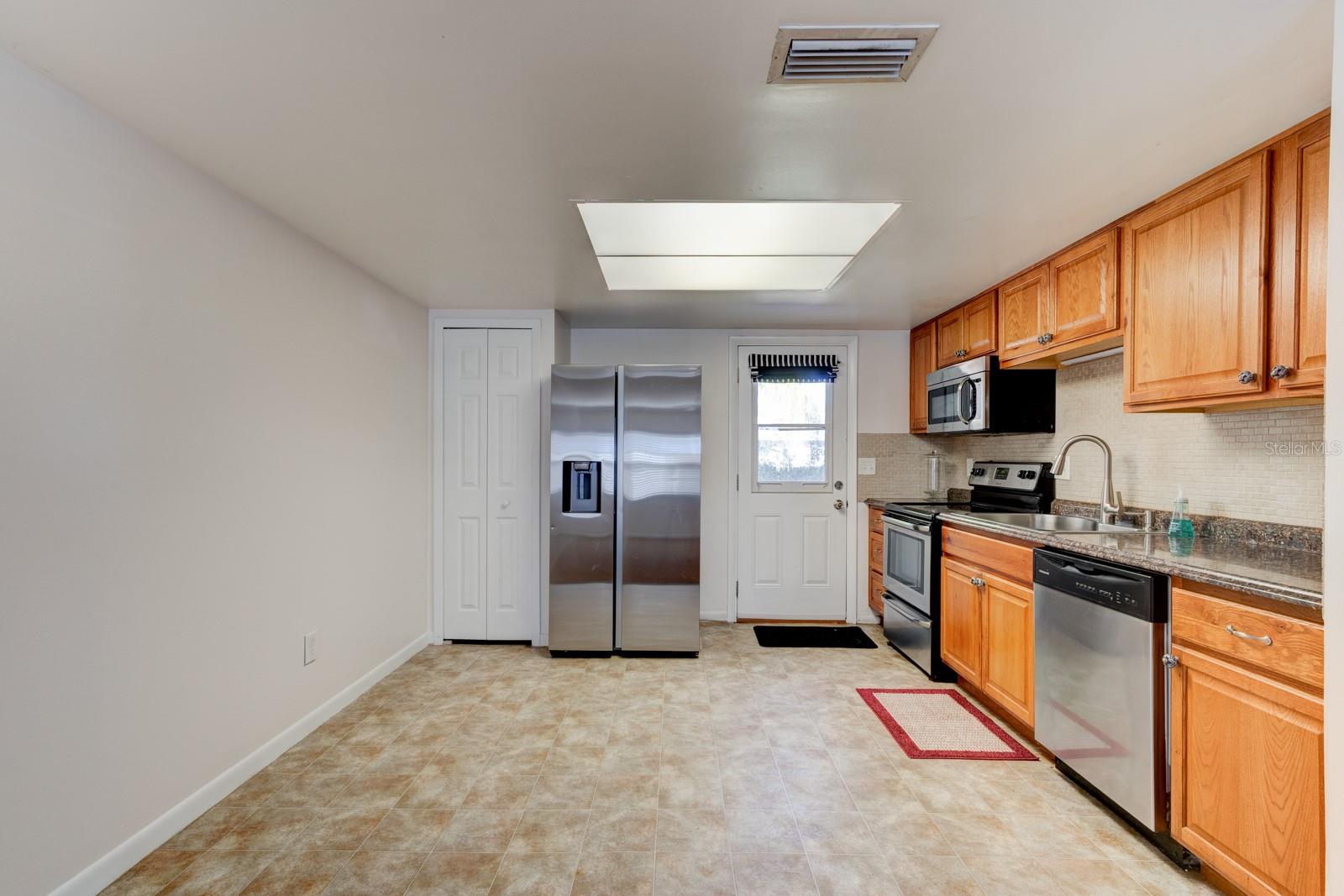 712-714 Oakwood Ave Property Photo 13