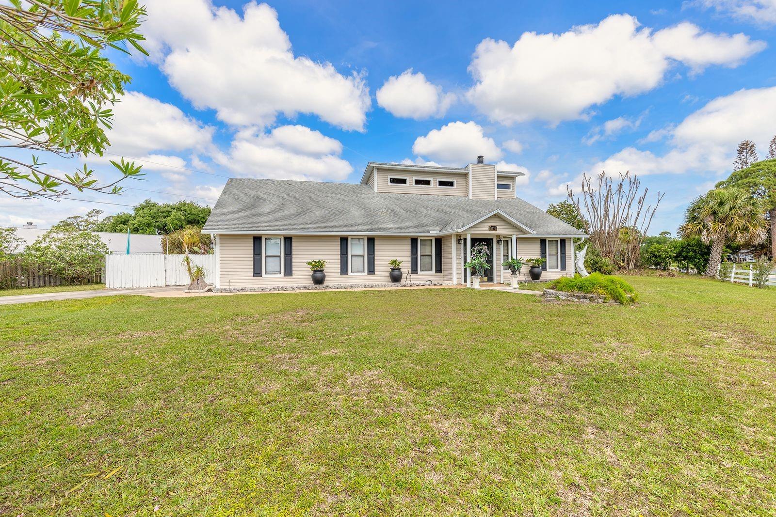 3130 Royal Palm Dr Property Photo 1