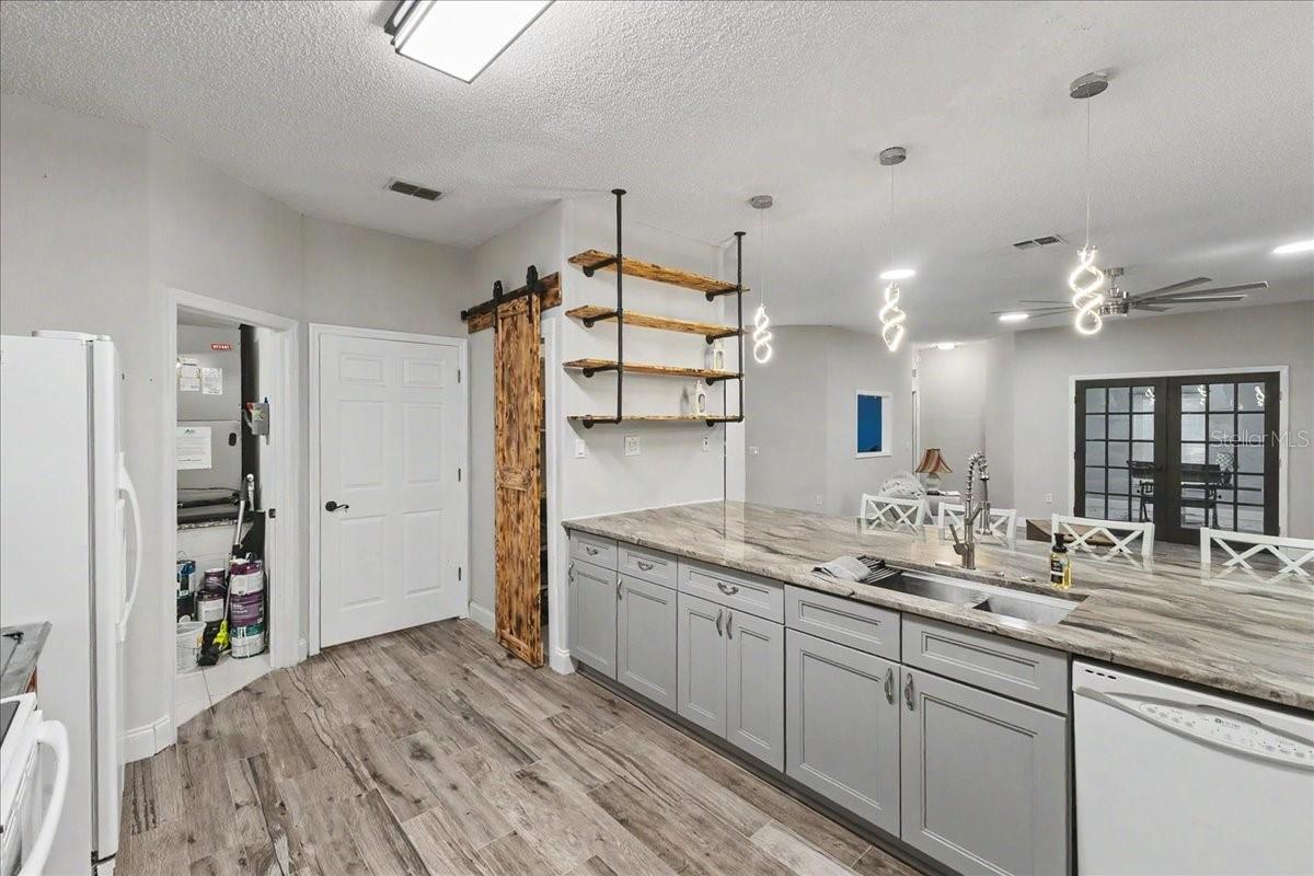 1830 Orange Tree Dr Property Photo 8