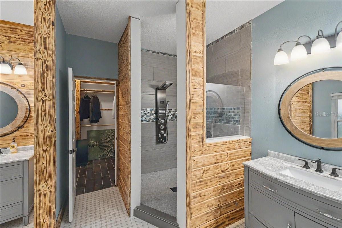 1830 Orange Tree Dr Property Photo 17