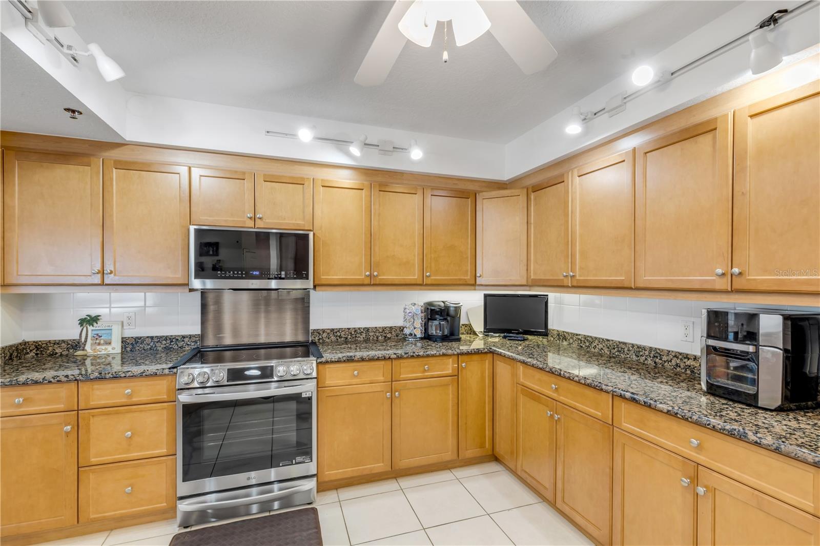5300 S Atlantic Ave #8-601 Property Photo 17