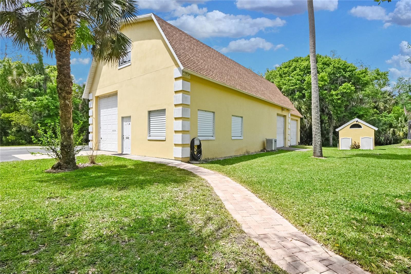 1711 Hideaway Forest Trl Property Photo 2
