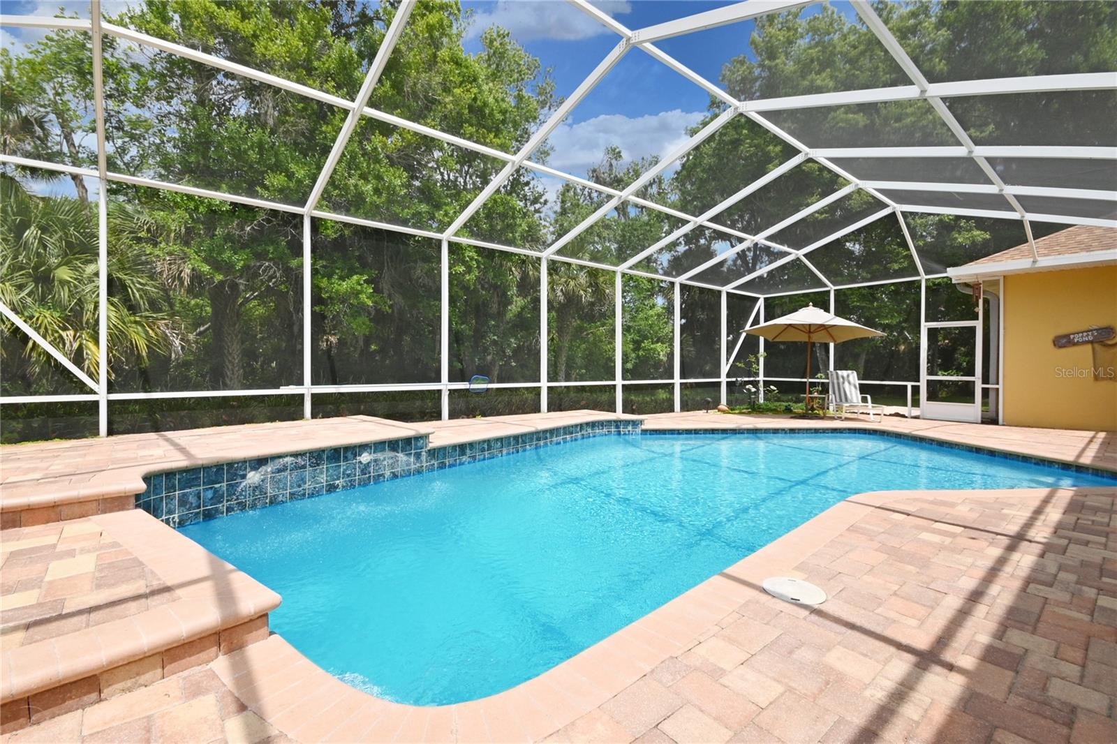 1711 Hideaway Forest Trl Property Photo 3