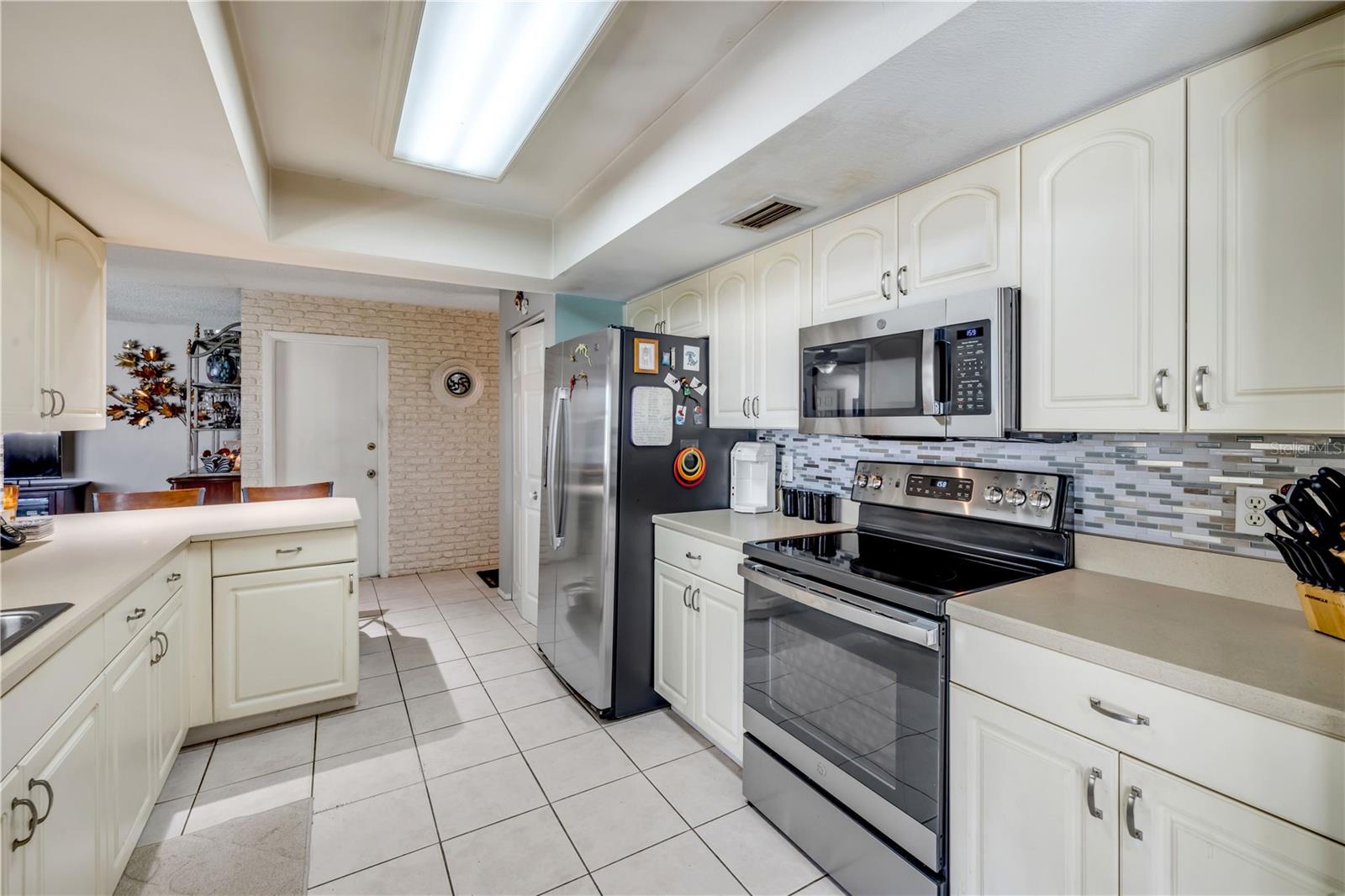 1529 Sabal Palm Dr Property Photo 10