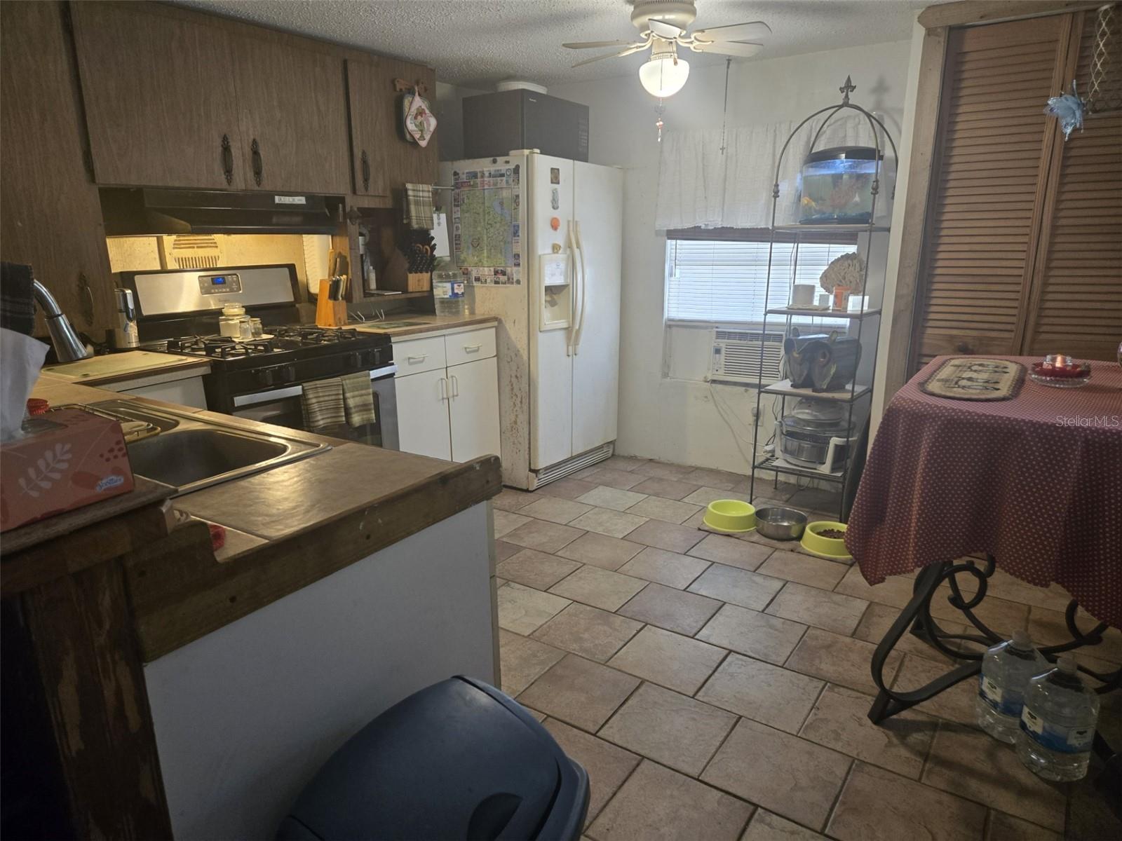 120 West Loop Property Photo 2