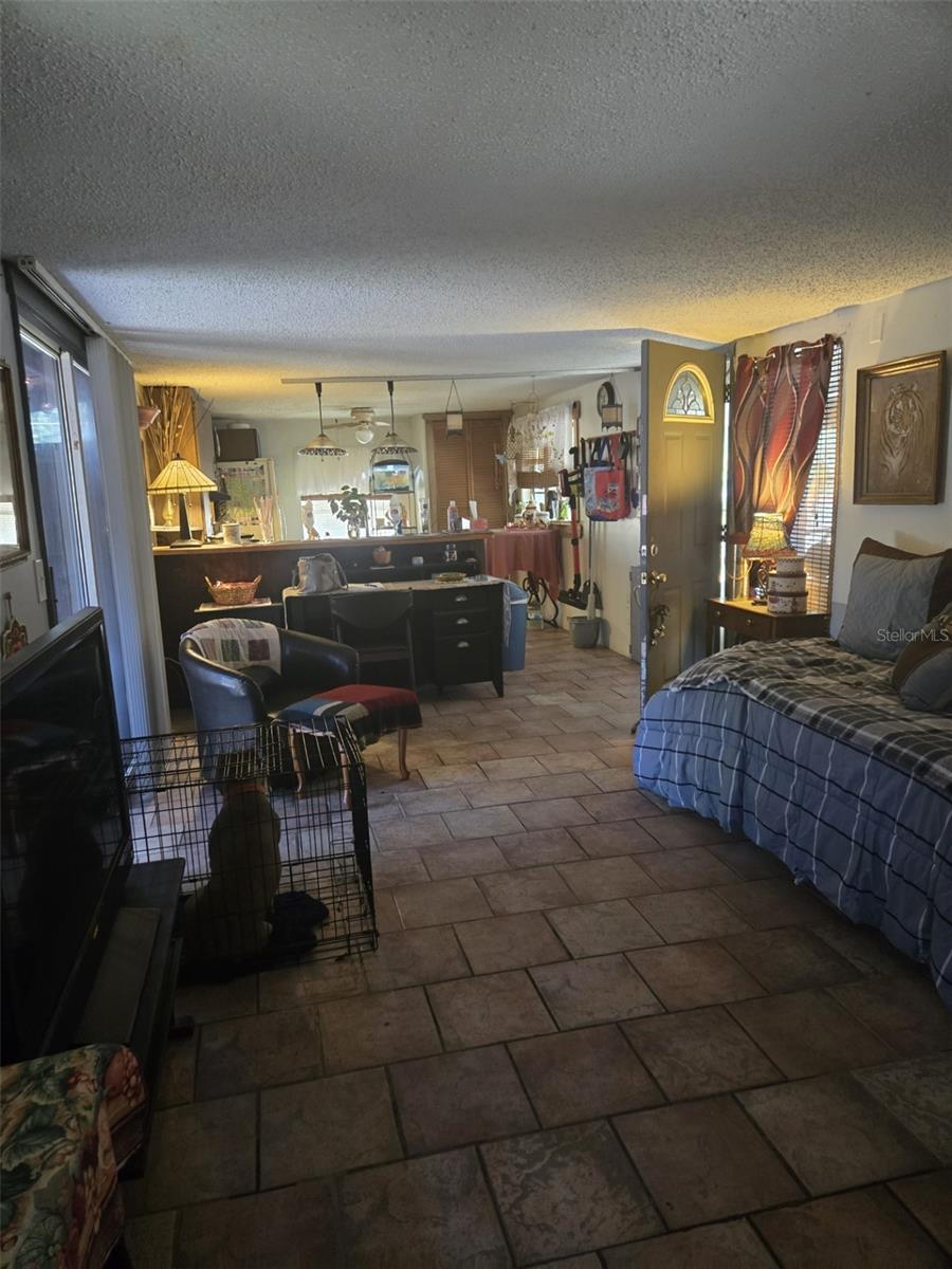 120 West Loop Property Photo 3