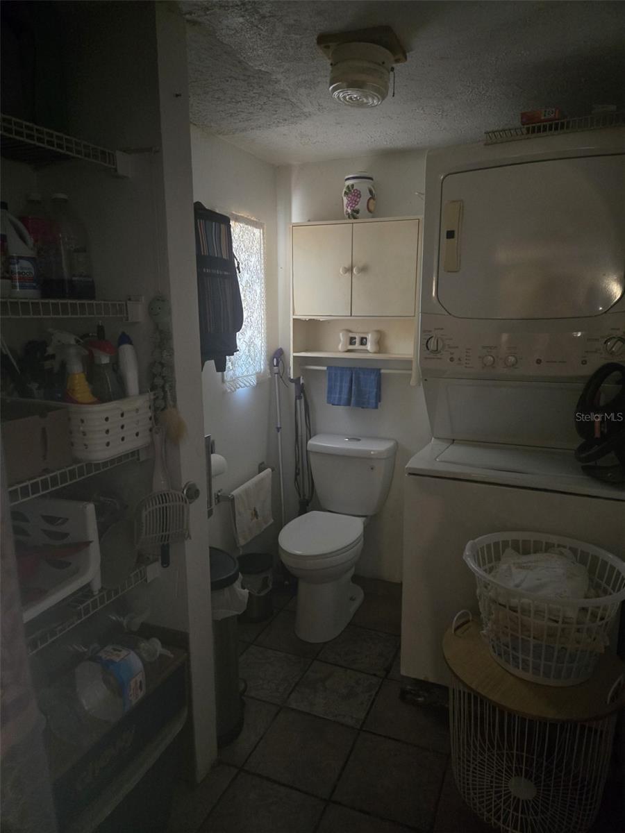 120 West Loop Property Photo 7