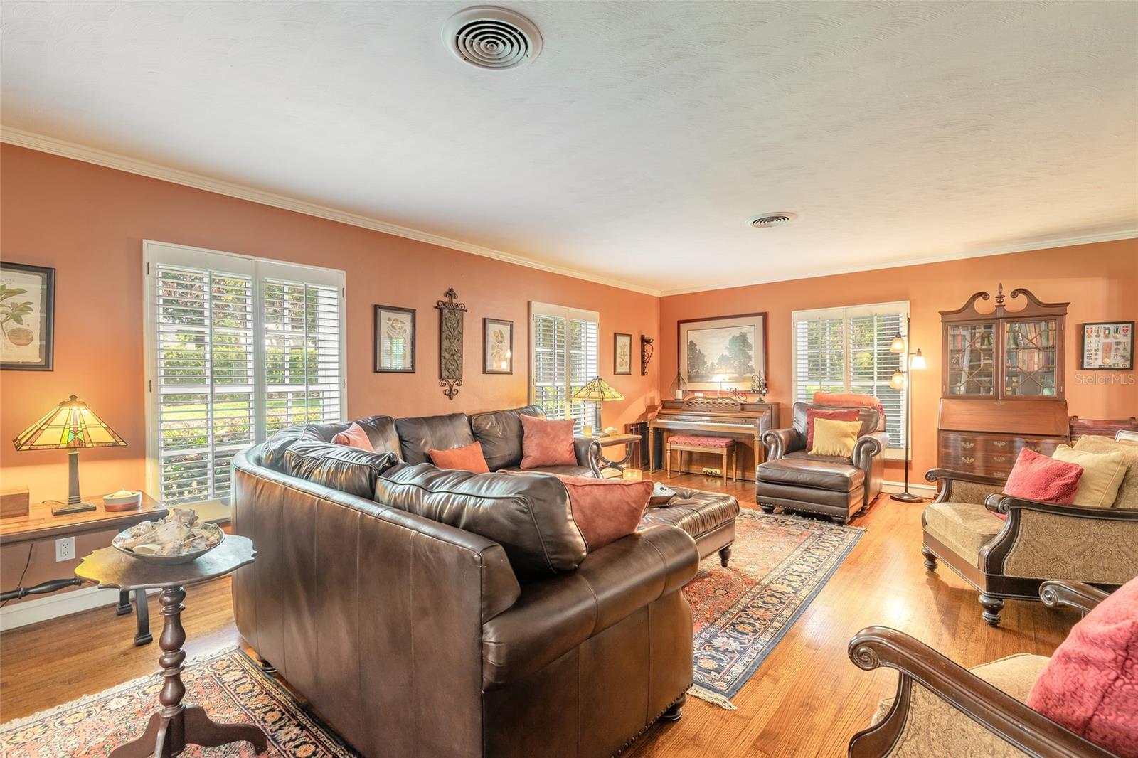1600 S Pennsylvania Ave Property Photo 12