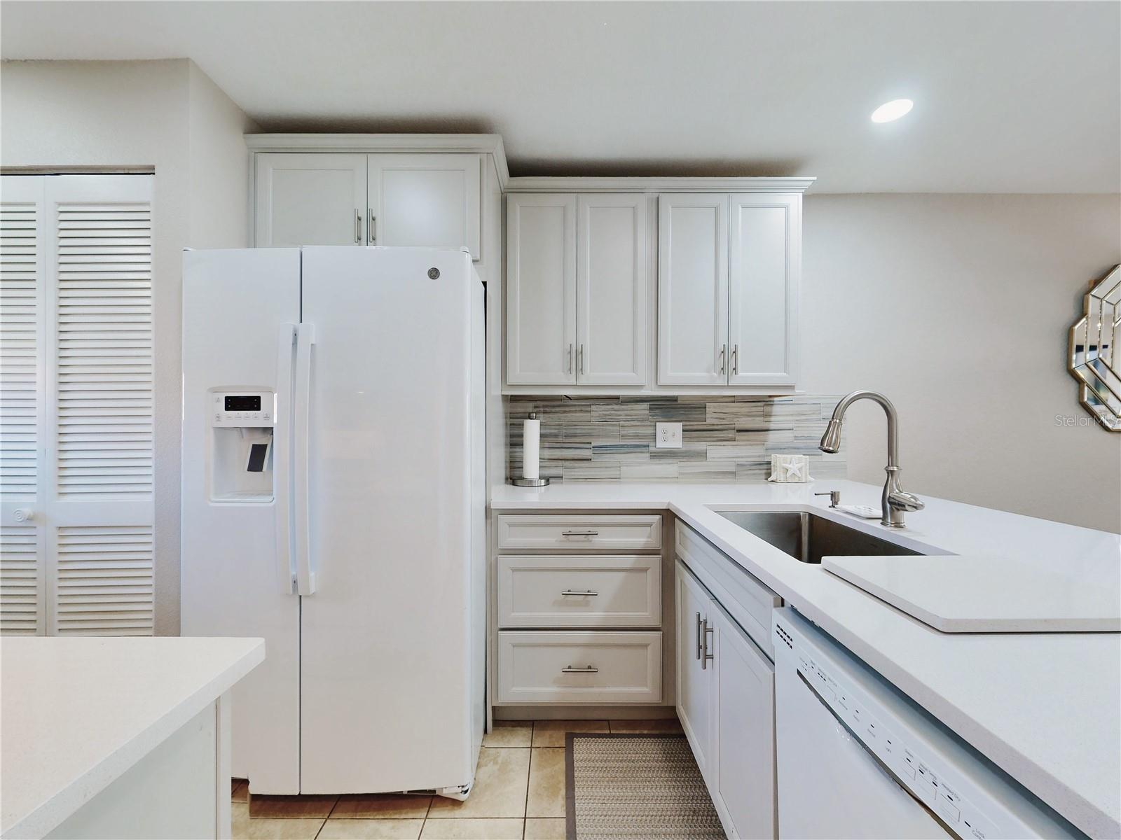 451 Bouchelle Dr #104 Property Photo 26