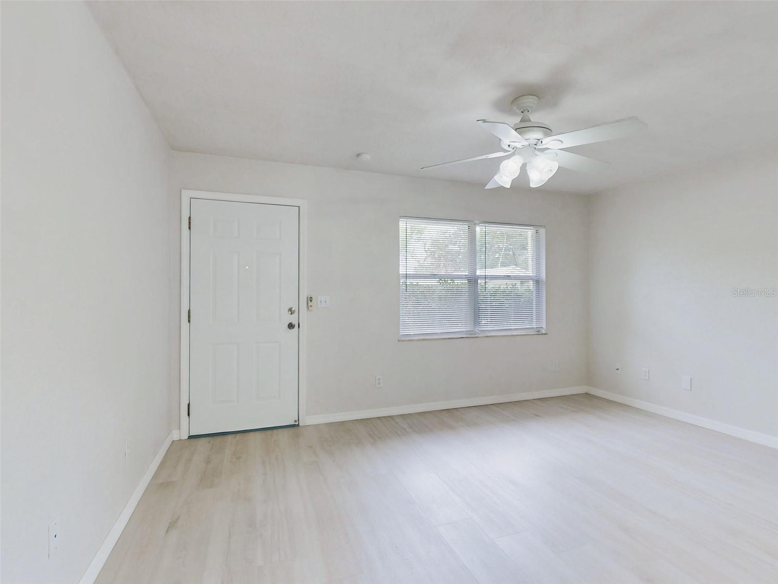 111 Valencia Dr Property Photo 4