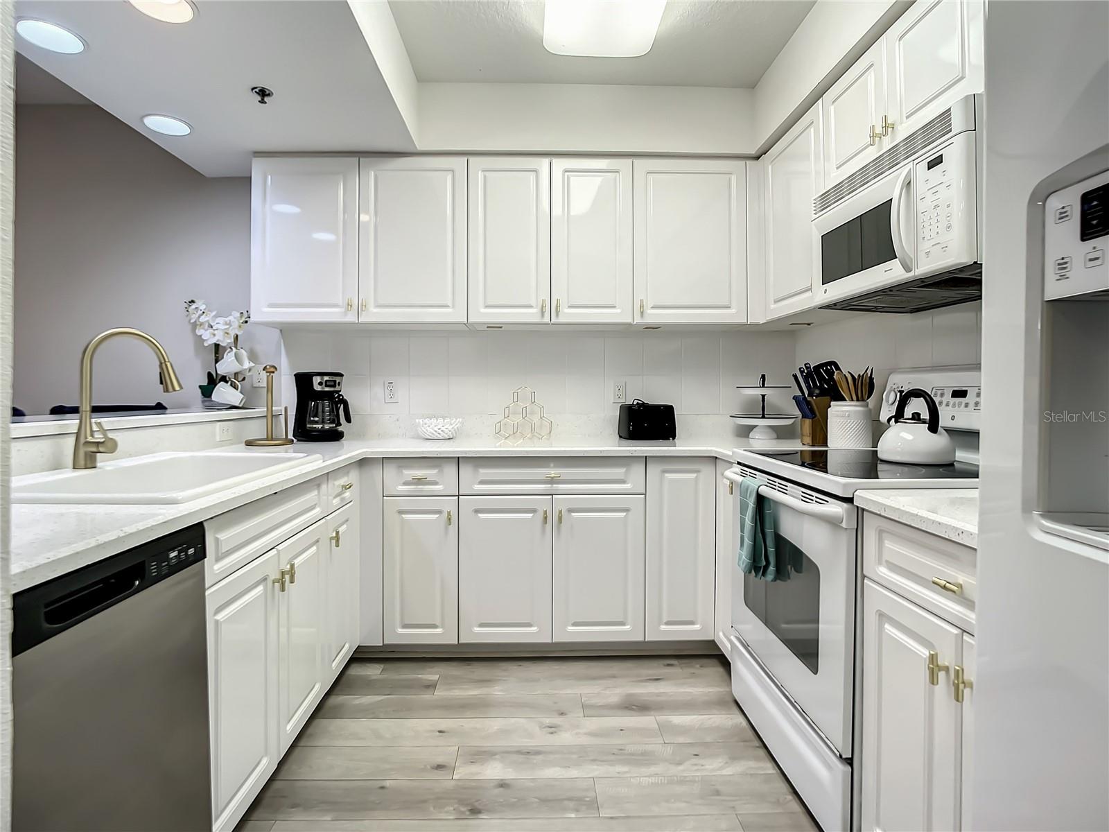 5300 S Atlantic Ave #10-205 Property Photo 3