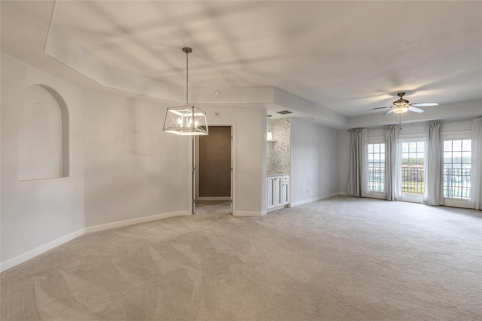 424 Luna Bella Ln #415 Property Photo 6