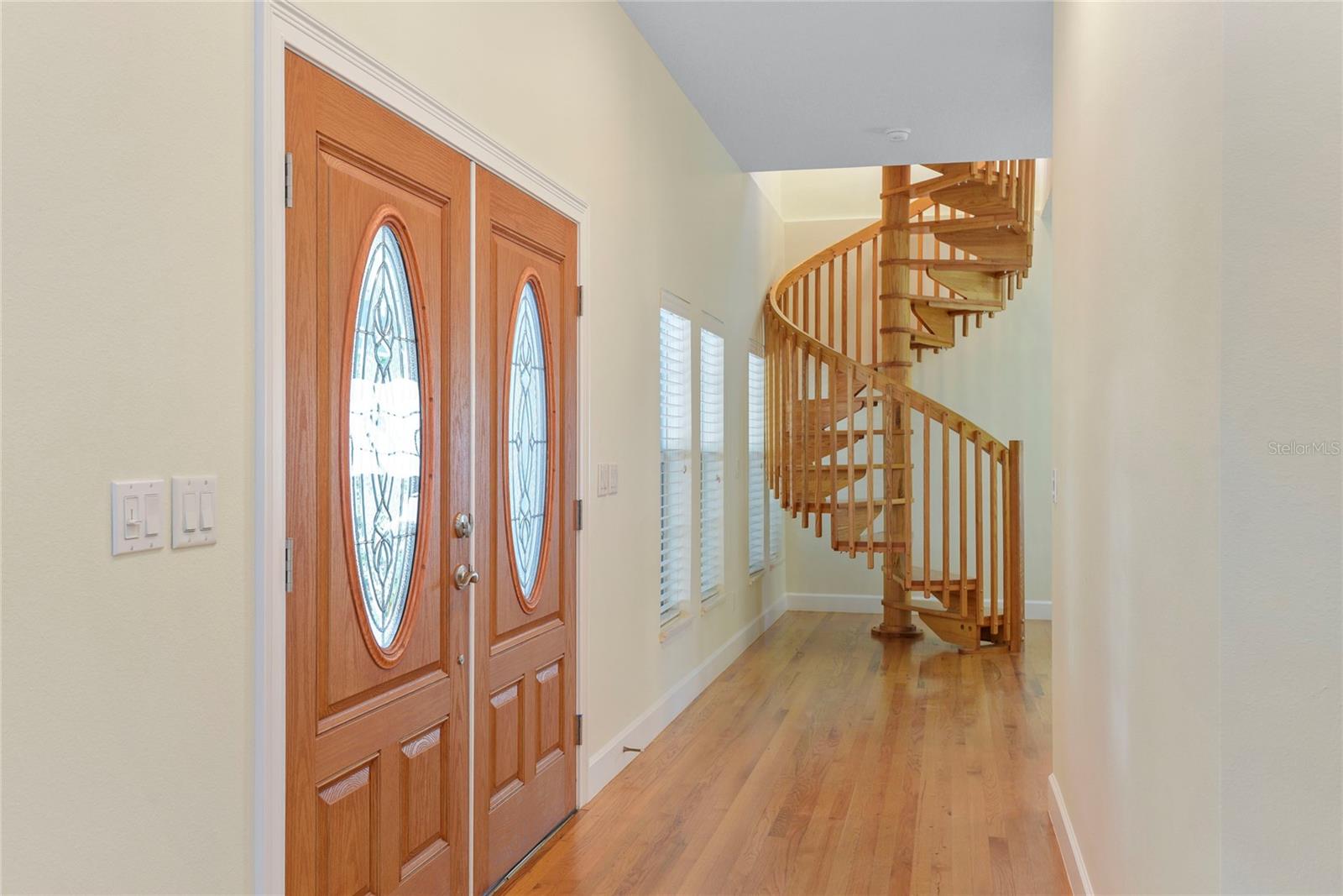 6325 River Rd Property Photo 6